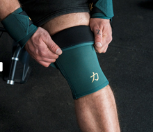 Load image into Gallery viewer, 7MM INFERNO NEOPRENE KNEE SLEEVES - VINTAGE GREEN - IPF APPROVED (PAIR)
